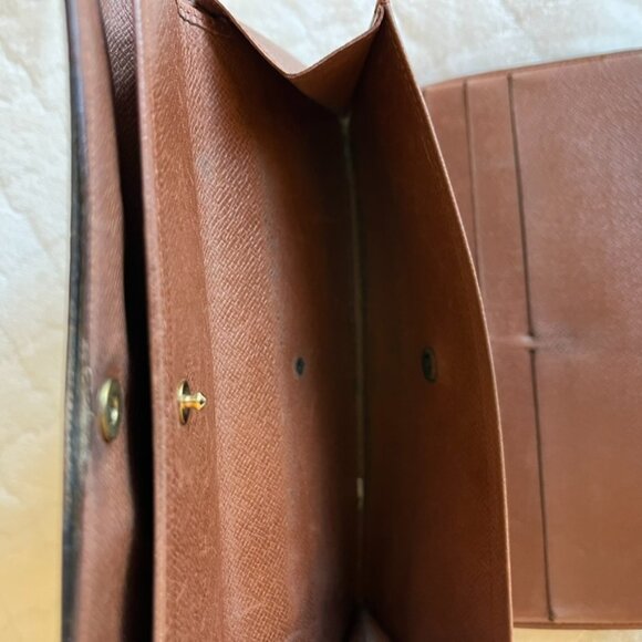 Louis Vuitton Tri Fold Wallet - Picture 2 of 6